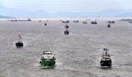 舟山吃瓜渔船,海上吃瓜的悠闲时光