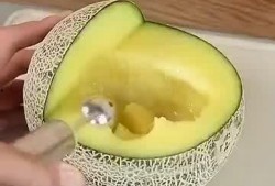 吃哈密瓜面视频,夏日清爽美食新体验