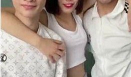 鹿羽吃瓜 刘双婷