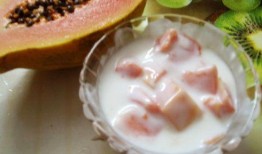 喝酸奶的大哥吃瓜,酸奶大哥的瓜田奇遇记