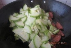 吃小白瓜去医院