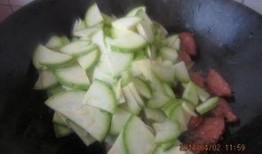 吃小白瓜去医院