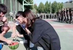 学长吃瓜室,揭秘校园热点事件背后的真相